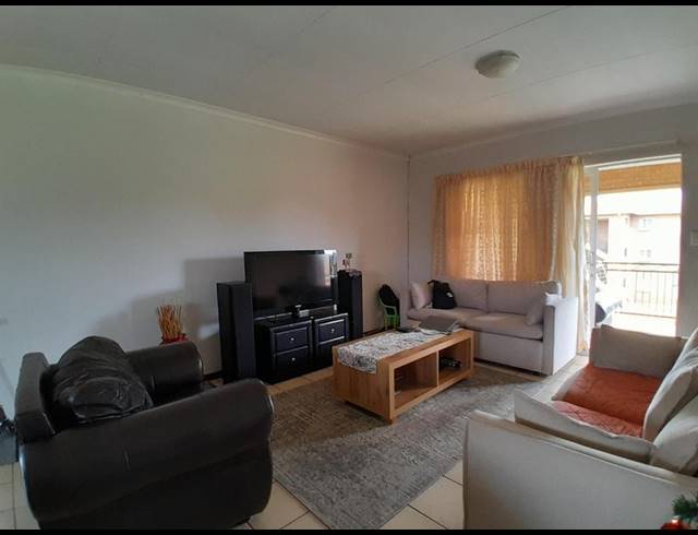 3 BEDROOM APARTMENT FOR SALE IN VALHALLA